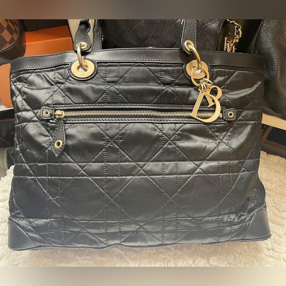 CHRISTIAN DIOR
Quilted Satin Tote Bag Black